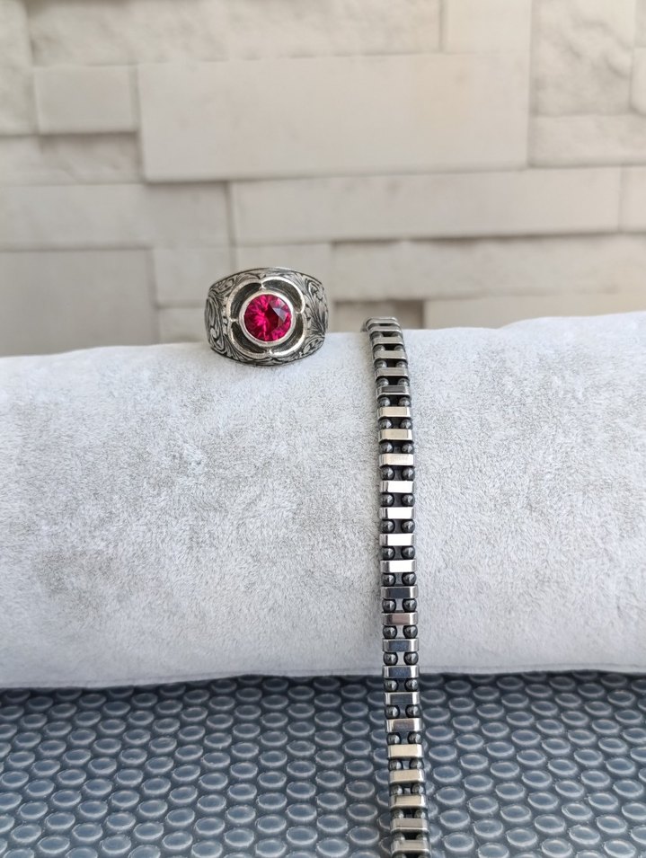 Yakut Taşlı Gümüş Yüzük ve Hematit Bilek - Görsel 4