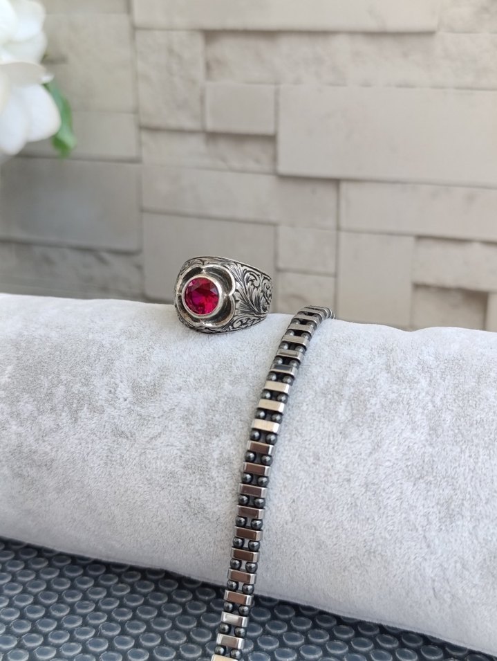 Yakut Taşlı Gümüş Yüzük ve Hematit Bilek - Görsel 2