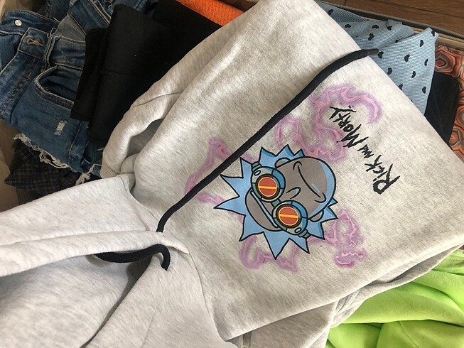sweatshirt