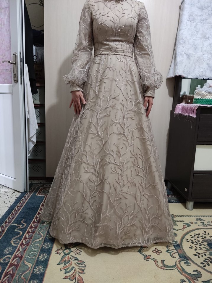 Nakışlı Uzun Kollu Nişan Elbisesi - Görsel 2