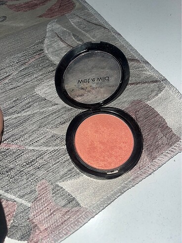 Wet n wild Allık