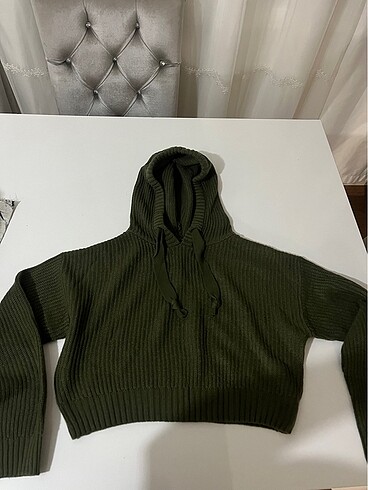 Crop Sweatshirt