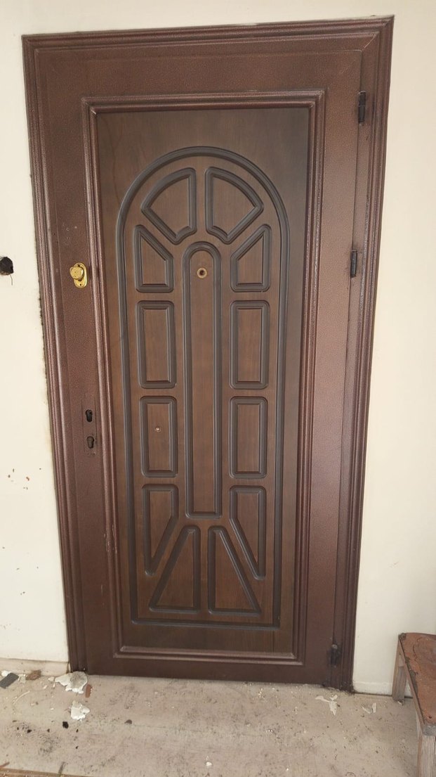 Koyu Kahverengi Dekoratif Kapı - Görsel 2