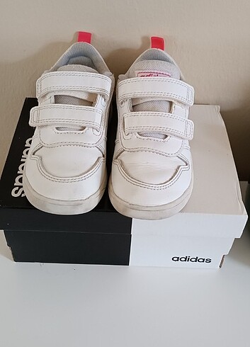 26 Beden beyaz Renk Adidas Kız Çocuk Ayakkabı