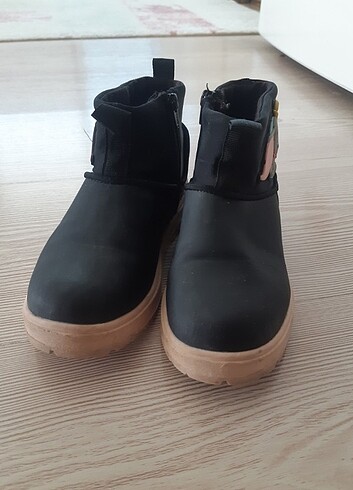27 Beden Zara Kız Çocuk Bot