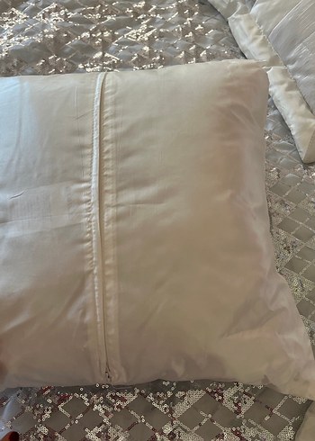 İşlemeli Parlak Beyaz Yatak Örtüsü - Görsel 7