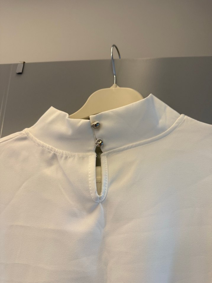 Taş işlemeli Düğmeli Beyaz Kadın Tunik - Görsel 4