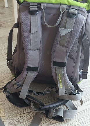 Quechua Trekking çantası,çok rahat bir kullanımı var..