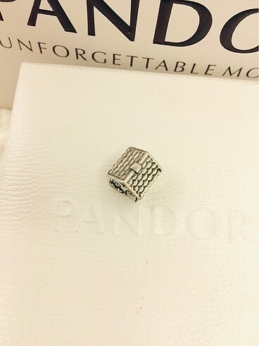 Pandora Home Sweet Home Charm