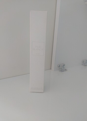 Avon pur blanca parfüm 