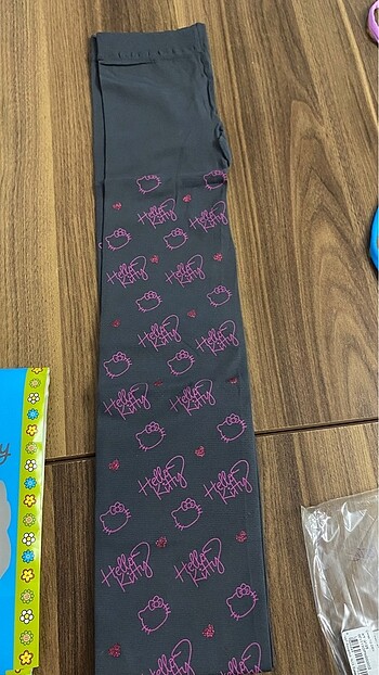 32 Beden Hello kitty mus çorap 7-10 yaş