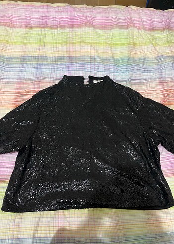 H&M Siyah Payetli Kısa Kollu Bluz