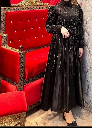 Uzun Siyah Nakışlı Gotik Abiye