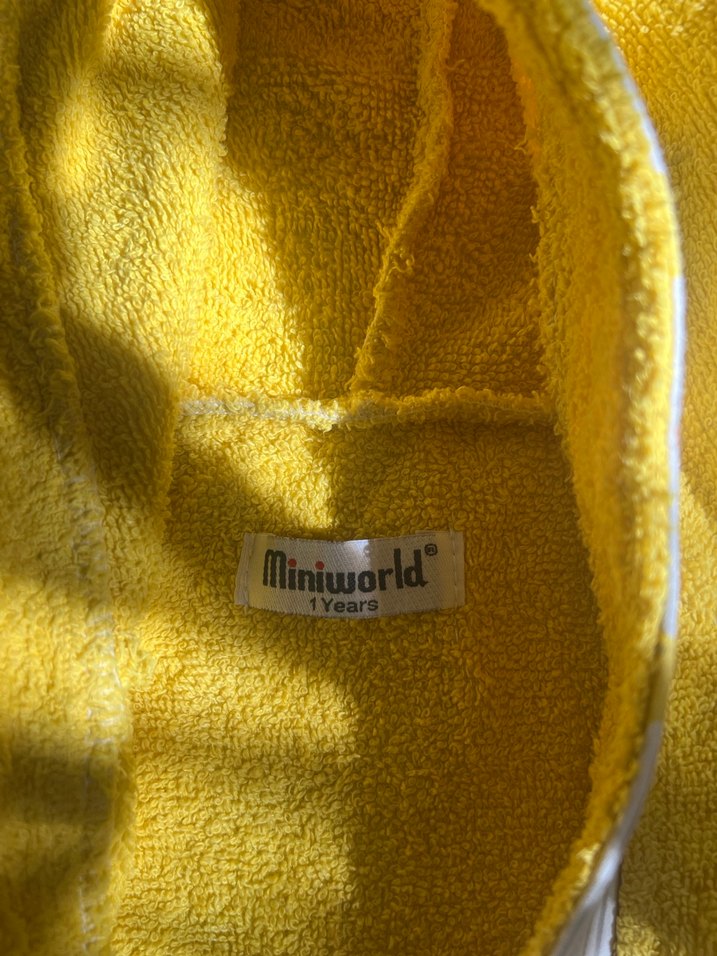 Sarı Kapüşonlu Erkek Çocuk Bornoz - Görsel 3