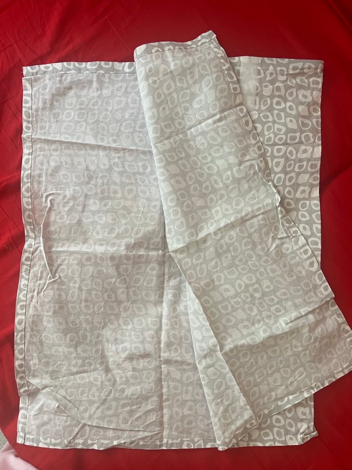 Gri Desenli emzirme Önlüğü - Görsel 3