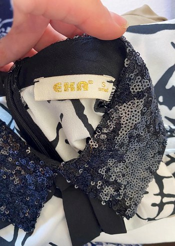 Desenli Siyah-Beyaz Kolsuz Bluz - Görsel 2