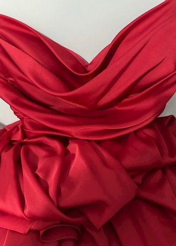 Alfabeta Kırmızı Straplez Drapeli Saten Uzun Abiye Elbise - Görsel 3