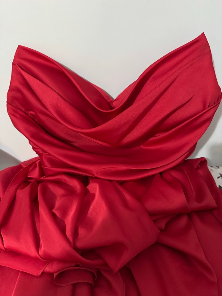 Alfabeta Kırmızı Straplez Drapeli Saten Uzun Abiye Elbise - Görsel 2