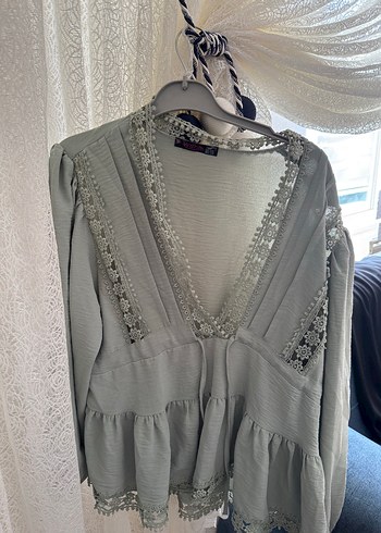 Çağala yeşiliV Yaka Dantel Detaylı Bohem Kadın Bluz - Görsel 3