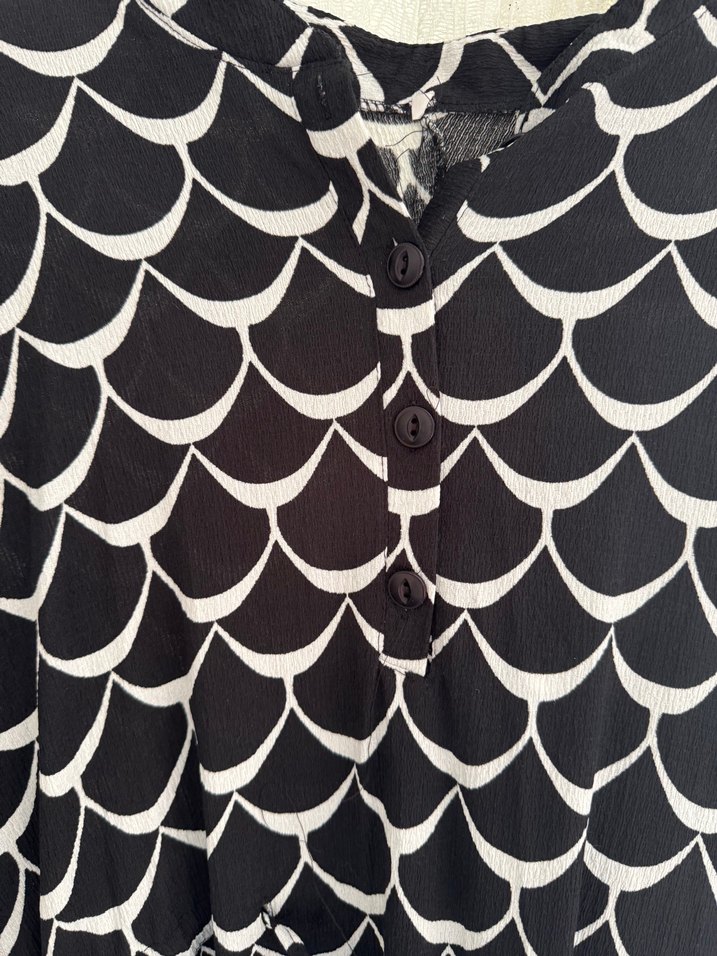 Uzun Kollu Siyah  Desenli Salaş Elbise - Görsel 3