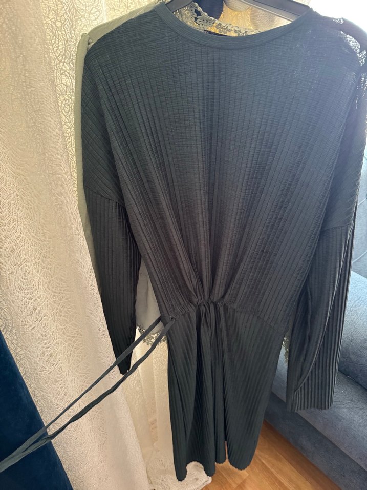 Zümrüt yeşiliKadın Piliseli Uzun Kollu Elbise - Görsel 4