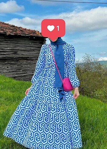Zara Geometrik desenli elbise.