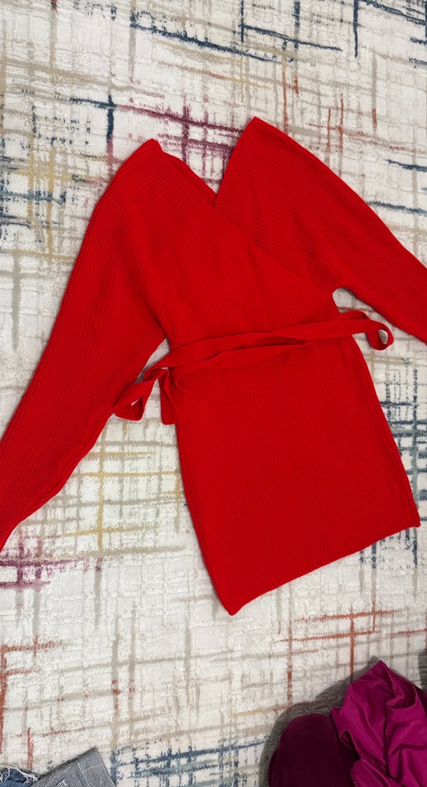 Kırmızı V Yaka Uzun Kollu Triko Kazak - Görsel 3
