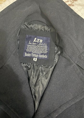 Lacivert düğmeli kadın kaban - Görsel 3