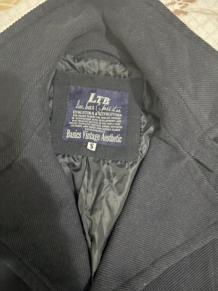 Lacivert düğmeli kadın kaban - Görsel 3