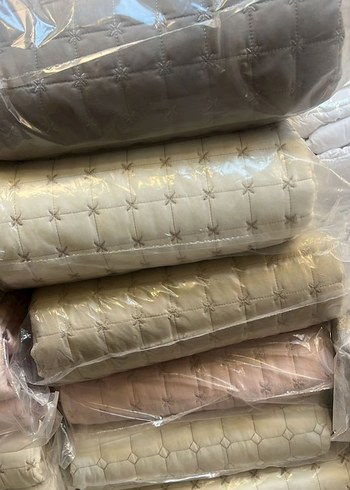 Dikişli Beyaz Yatak Örtüsü - Görsel 2