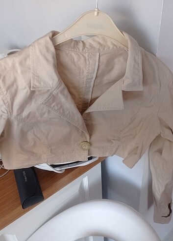 Zara Bej crop trençkot/ trenç