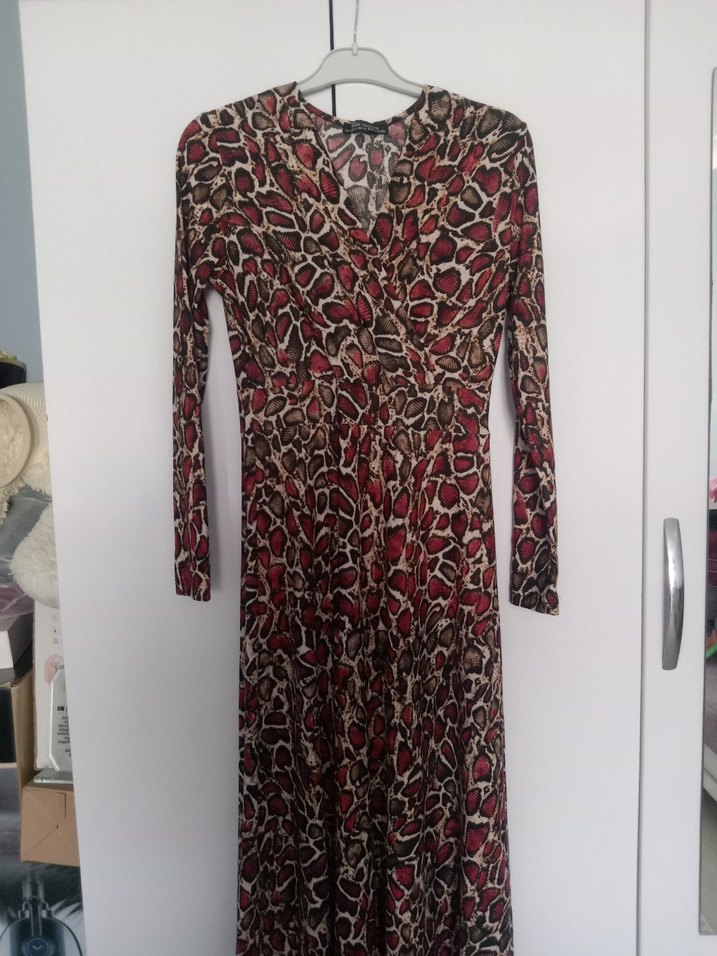 Bordo Yılan Desenli Uzun Kollu Uzun Elbise - Görsel 2