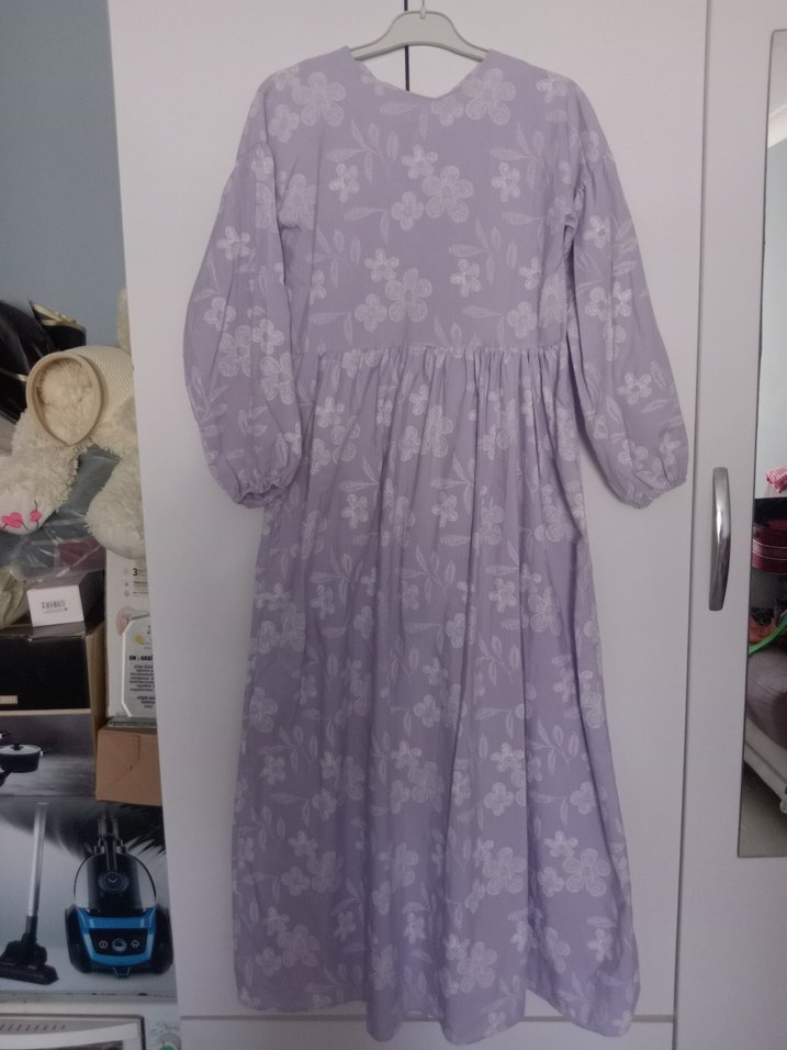 çiçekli yazlık lila elbise - Görsel 3