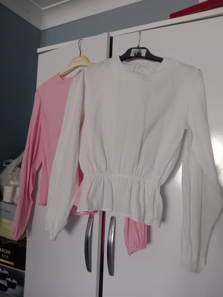 beli ve kolu lastikli bluz - Görsel 3