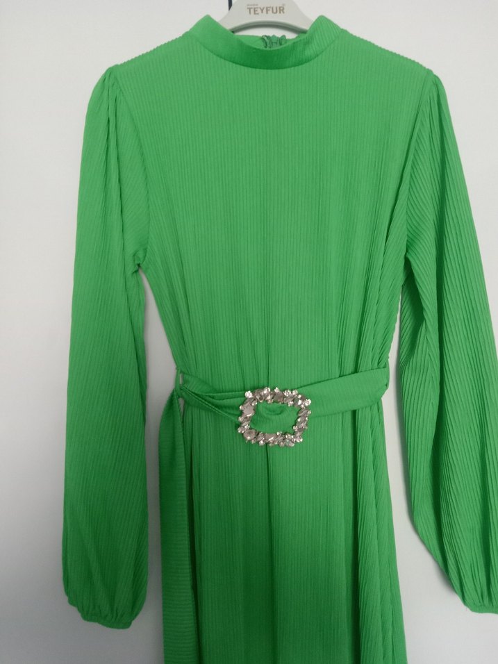 Diger Yeşil Pilili Uzun Kadın Elbise - Görsel 2