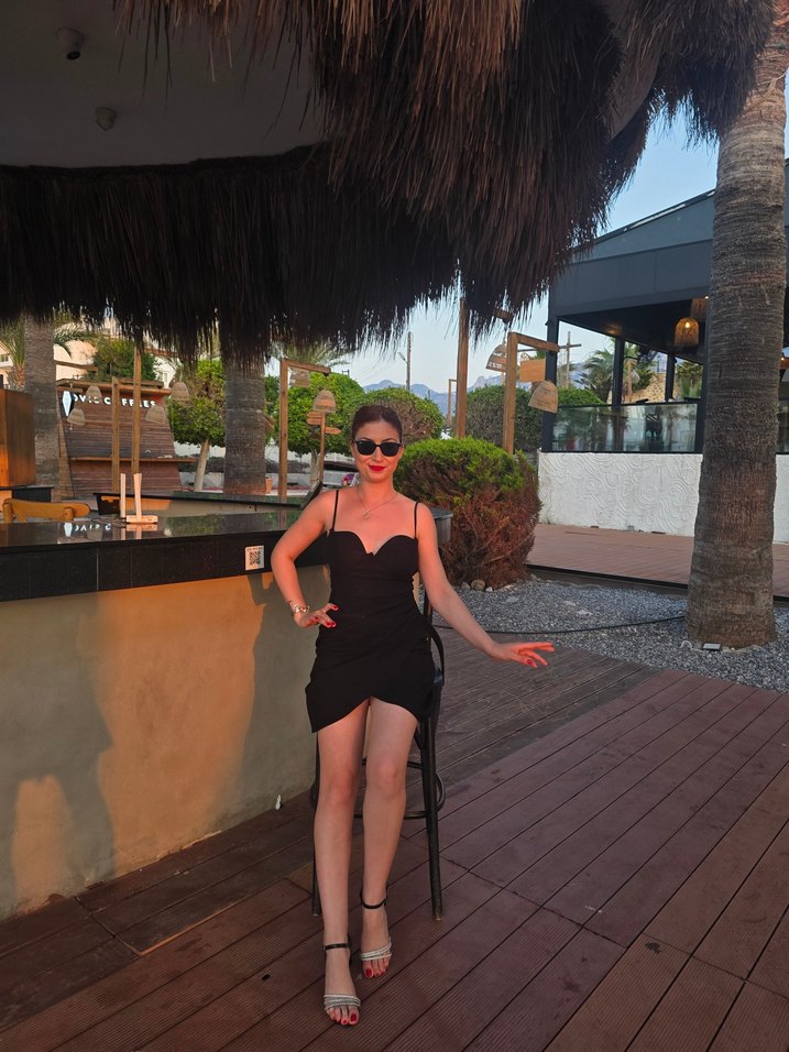 siyah elbise - Görsel 2