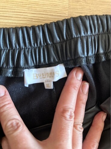 Zara Suni deri pantaloon