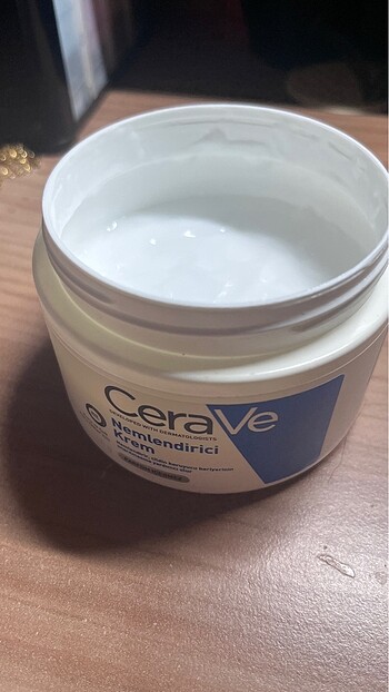 Diğer Cerave yüz ve vücut nemlendiricisi