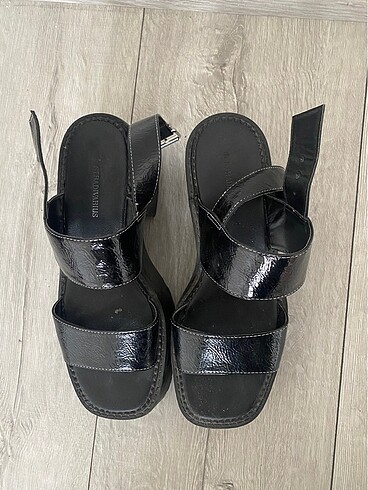 Stradivarius Topuklu Sandelet