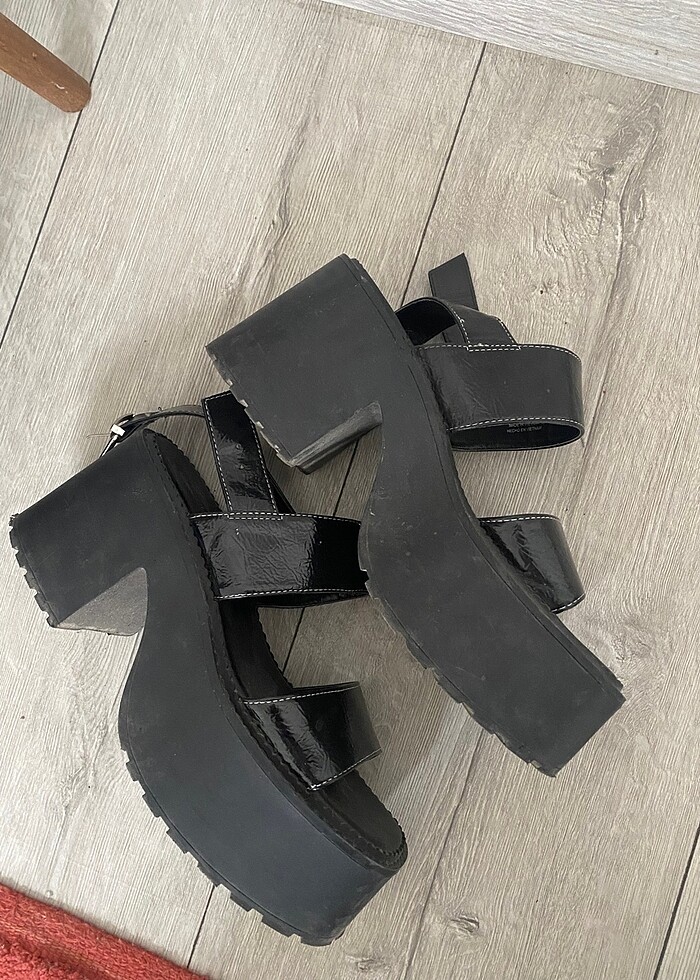 Stradivarius Topuklu Sandelet - Görsel 4