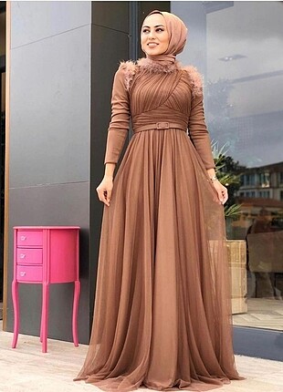 Hennin Markadır