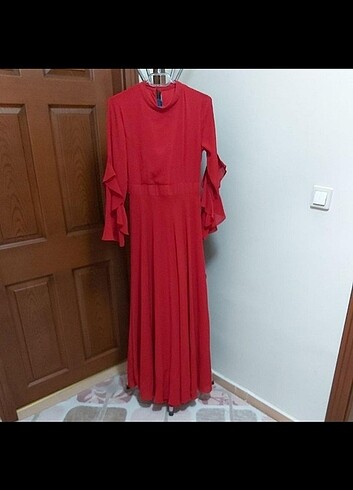 38 Beden Kırmızı tesettür elbise 