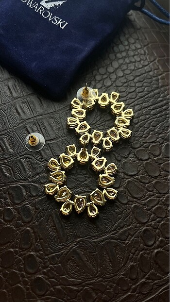  Beden Swarovski millenia halka küpe