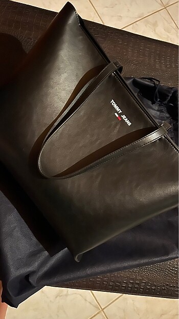 Beden Tommy hilfiger çanta