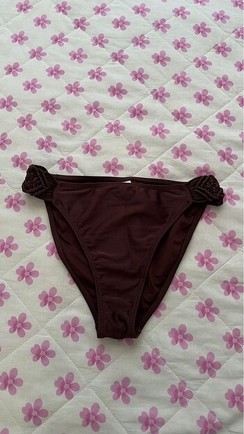 Örgü Detaylı Bikini Altı