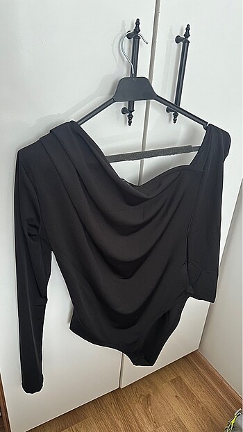 Dekolteli Cıtcıtlı Body