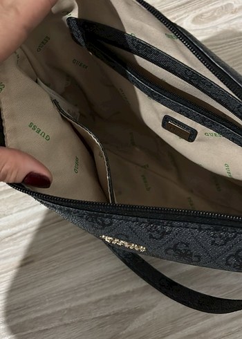 GUESS Siyah Desenli Kadın Çanta - Görsel 2