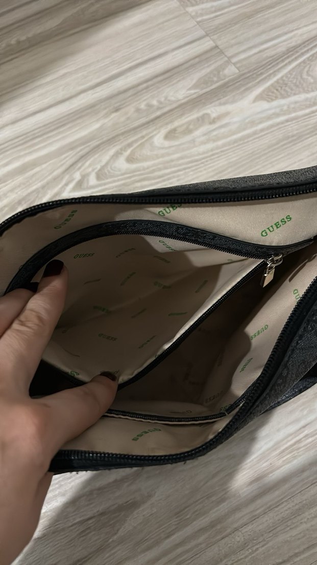 GUESS Siyah Desenli Kadın Çanta - Görsel 3