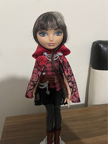  Beden cerise hood ever after high