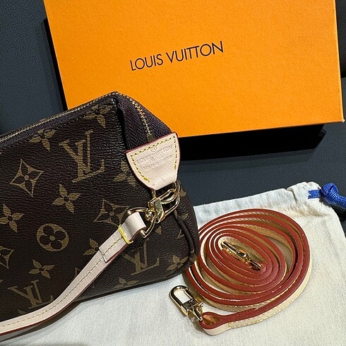 Louis Vuitton Pochette